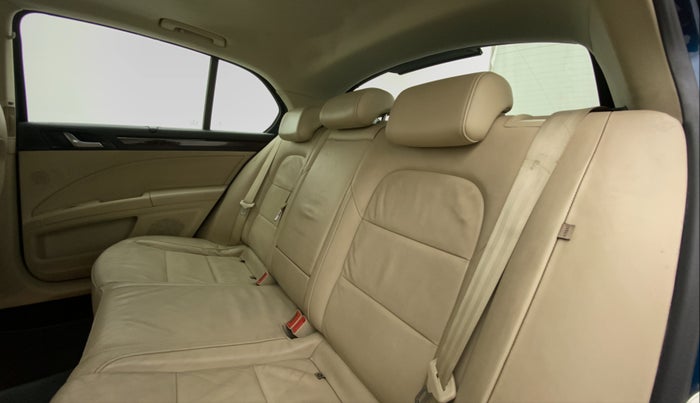 2015 Skoda Superb ELEGANCE 1.8 TSI AT, Petrol, Automatic, 81,945 km, Right Side Rear Door Cabin