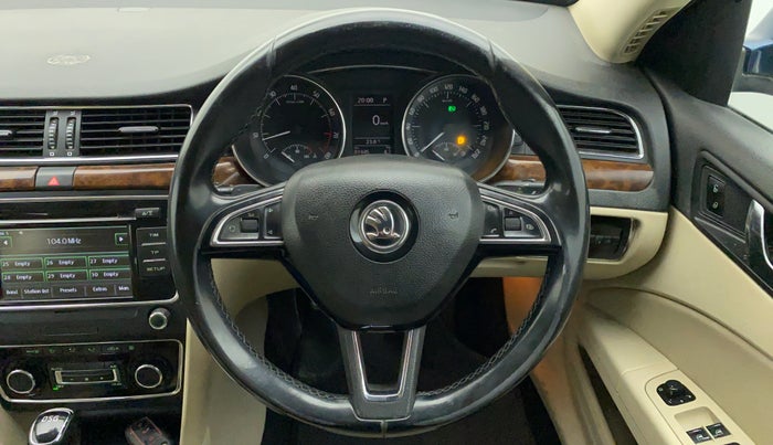 2015 Skoda Superb ELEGANCE 1.8 TSI AT, Petrol, Automatic, 81,945 km, Steering Wheel Close Up
