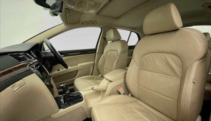 2015 Skoda Superb ELEGANCE 1.8 TSI AT, Petrol, Automatic, 81,945 km, Right Side Front Door Cabin