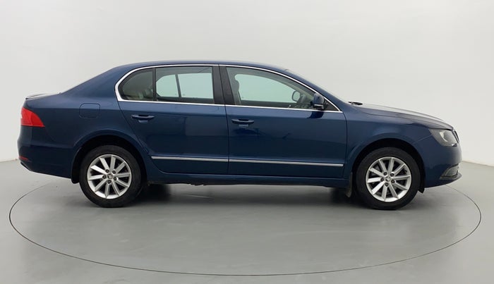 2015 Skoda Superb ELEGANCE 1.8 TSI AT, Petrol, Automatic, 81,945 km, Right Side