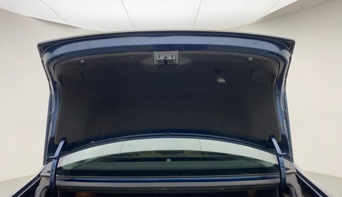 2015 Skoda Superb ELEGANCE 1.8 TSI AT, Petrol, Automatic, 81,945 km, Boot Door Open