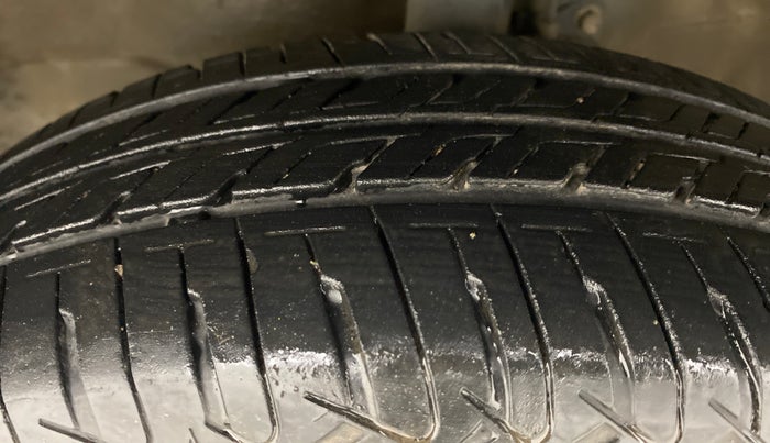 2014 Maruti Wagon R 1.0 VXI, Petrol, Manual, 47,124 km, Left Front Tyre Tread
