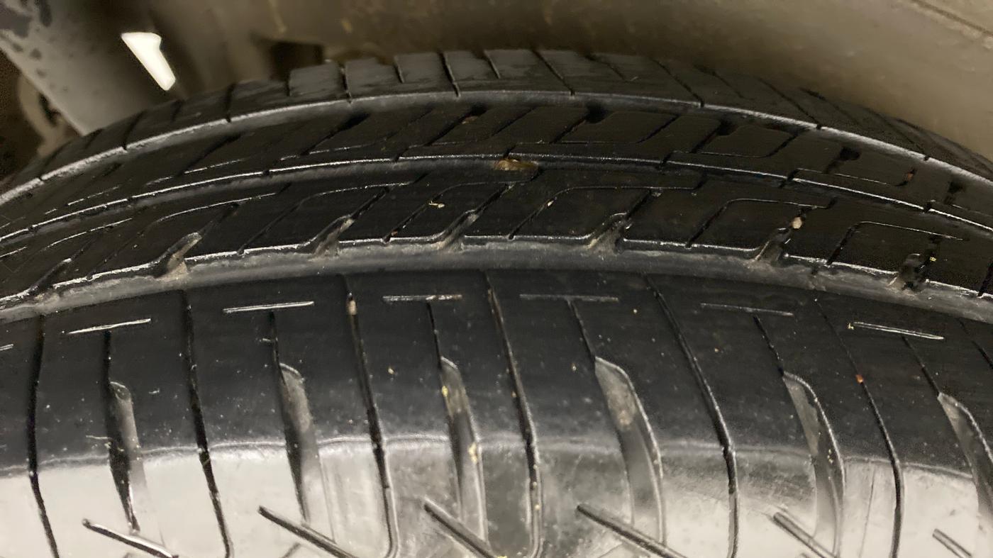 2014 Maruti Wagon R 1.0 VXI, Petrol, Manual, 47,124 km, Right Rear Tyre Tread