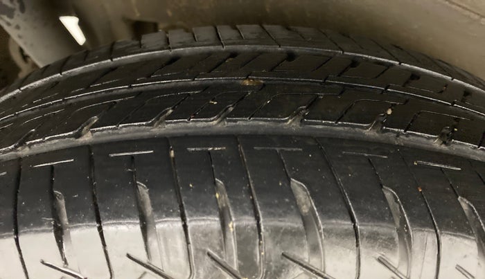2014 Maruti Wagon R 1.0 VXI, Petrol, Manual, 47,124 km, Right Rear Tyre Tread
