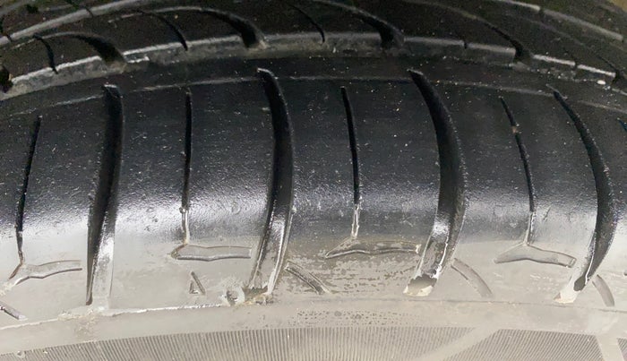 2020 Toyota Glanza V CVT, Petrol, Automatic, 59,309 km, Right Front Tyre Tread