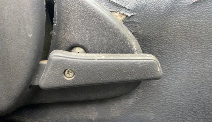 2015 Maruti Alto 800 LXI, Petrol, Manual, 88,606 km, Driver Side Adjustment Panel