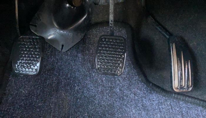 2015 Maruti Alto 800 LXI, Petrol, Manual, 88,606 km, Pedals