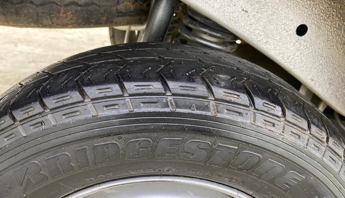 2020 Maruti Eeco 5 STR WITH A/C+HTR CNG, CNG, Manual, 1,28,645 km, Right Rear Tyre Tread