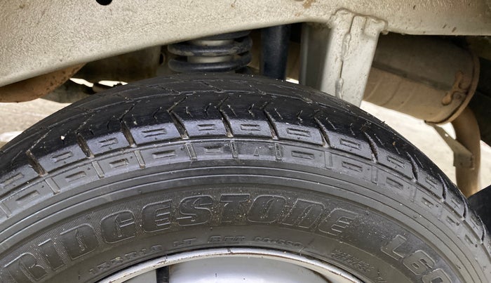 2020 Maruti Eeco 5 STR WITH A/C+HTR CNG, CNG, Manual, 1,28,645 km, Left Rear Tyre Tread