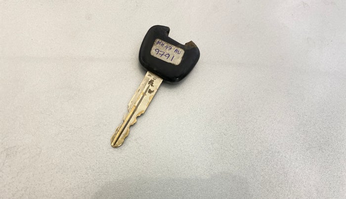 2020 Maruti Eeco 5 STR WITH A/C+HTR CNG, CNG, Manual, 1,28,645 km, Key Close Up