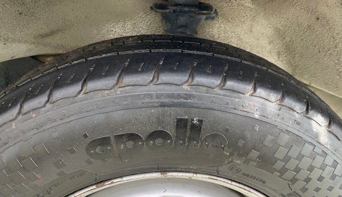 2020 Maruti Eeco 5 STR WITH A/C+HTR CNG, CNG, Manual, 1,28,645 km, Right Front Tyre Tread