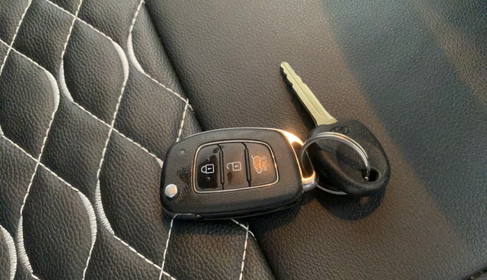 2019 Hyundai VENUE SX 1.4 CRDI, Diesel, Manual, 82,446 km, Key Close Up