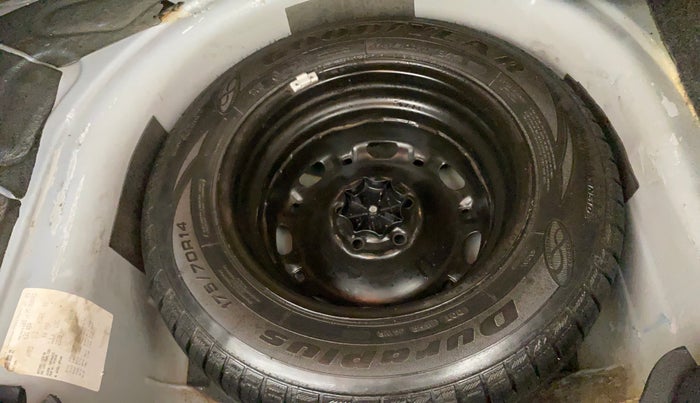 2016 Volkswagen Ameo HIGHLINE1.2L, Petrol, Manual, 78,203 km, Spare Tyre