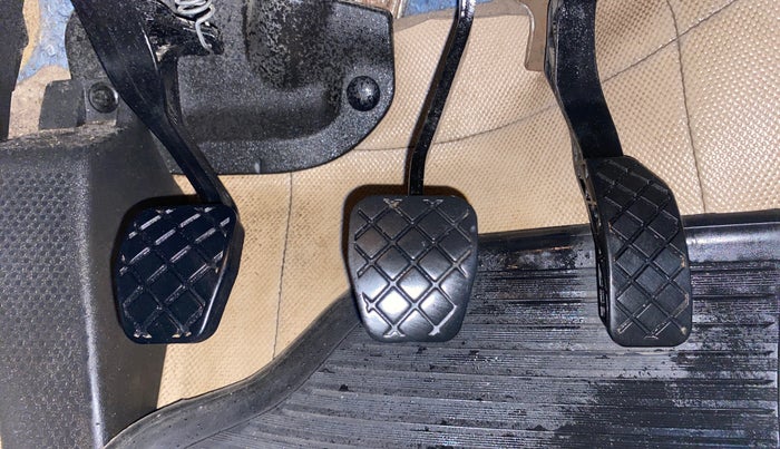 2016 Volkswagen Ameo HIGHLINE1.2L, Petrol, Manual, 78,203 km, Pedals