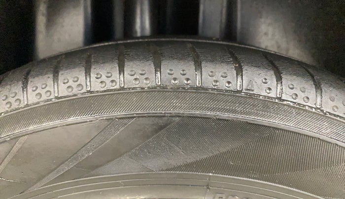 2016 Volkswagen Ameo HIGHLINE1.2L, Petrol, Manual, 78,203 km, Right Rear Tyre Tread