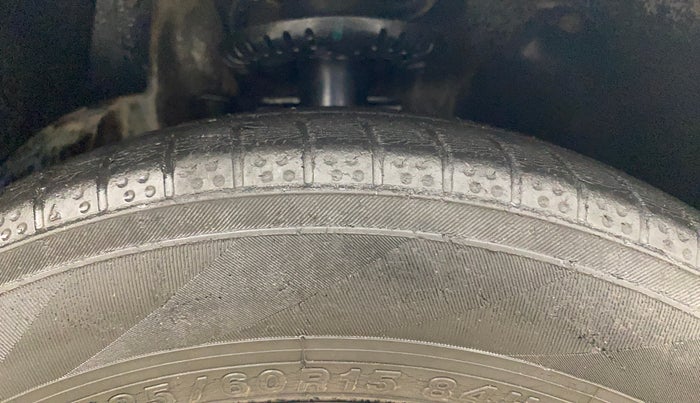 2016 Volkswagen Ameo HIGHLINE1.2L, Petrol, Manual, 78,203 km, Right Front Tyre Tread