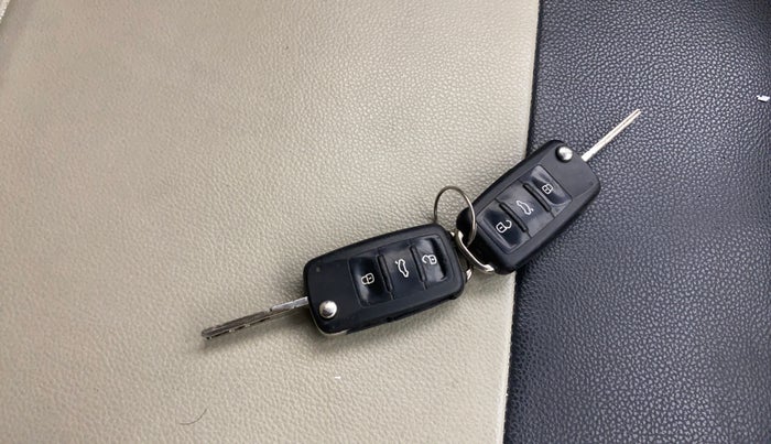 2016 Volkswagen Ameo HIGHLINE1.2L, Petrol, Manual, 78,203 km, Key Close Up