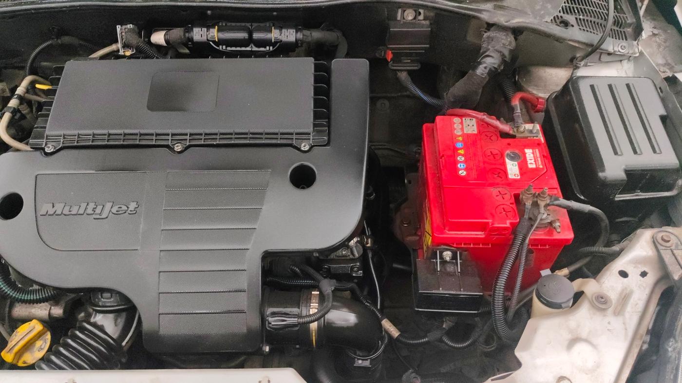 2014 Fiat Punto EVO ACTIVE 1.3 MULTIJET, Diesel, Manual, 79,687 km, Engine View - Left