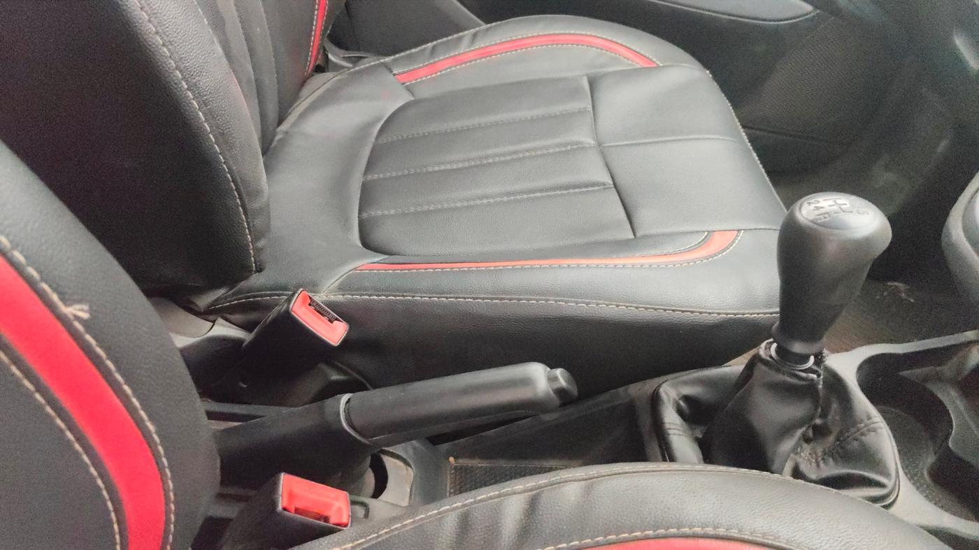 2014 Fiat Punto EVO ACTIVE 1.3 MULTIJET, Diesel, Manual, 79,687 km, Gear Lever