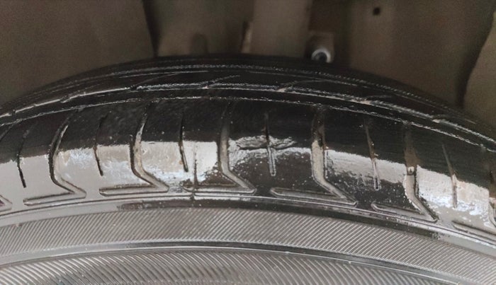 2014 Fiat Punto EVO ACTIVE 1.3 MULTIJET, Diesel, Manual, 79,687 km, Left Front Tyre Tread