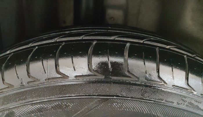 2014 Fiat Punto EVO ACTIVE 1.3 MULTIJET, Diesel, Manual, 79,687 km, Right Rear Tyre Tread