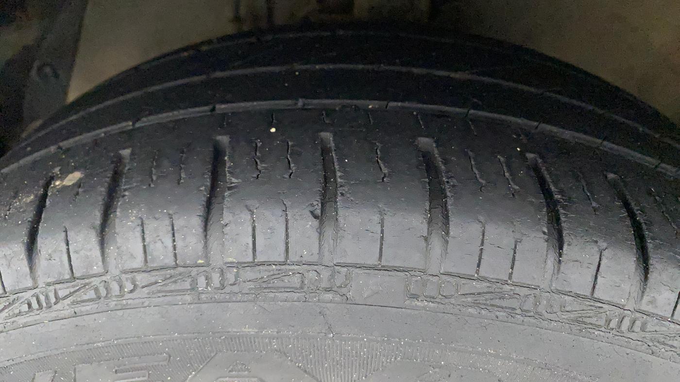 2013 Hyundai i20 SPORTZ 1.4 CRDI, Diesel, Manual, 45,273 km, Left Front Tyre Tread