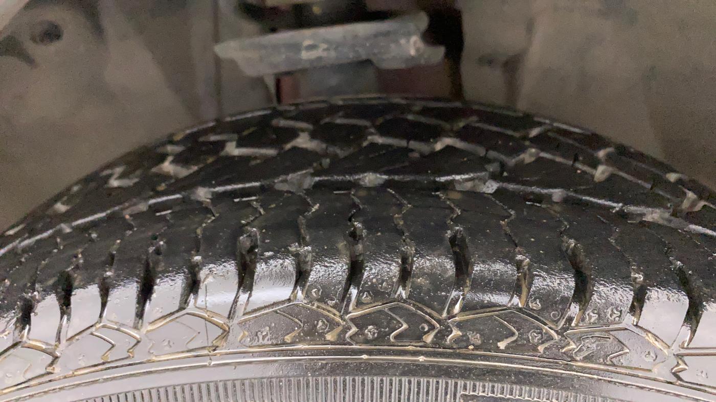 2019 Jeep Compass LONGITUDE (O) 1.4 PETROL AT, Petrol, Automatic, 71,324 km, Right Front Tyre Tread