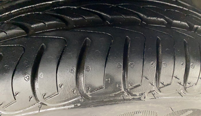 2014 Ford Ecosport TITANIUM 1.5L PETROL AT, Petrol, Automatic, 21,708 km, Right Front Tyre Tread