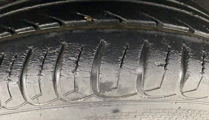 2014 Ford Ecosport TITANIUM 1.5L PETROL AT, Petrol, Automatic, 21,708 km, Right Rear Tyre Tread