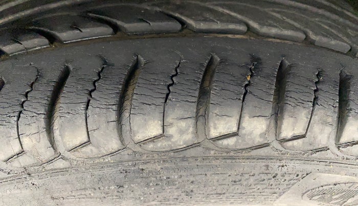 2014 Ford Ecosport TITANIUM 1.5L PETROL AT, Petrol, Automatic, 21,708 km, Left Rear Tyre Tread