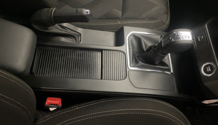 2022 Renault Kiger RXT (O) AMT DUAL TONE, Petrol, Automatic, 8,770 km, Gear Lever