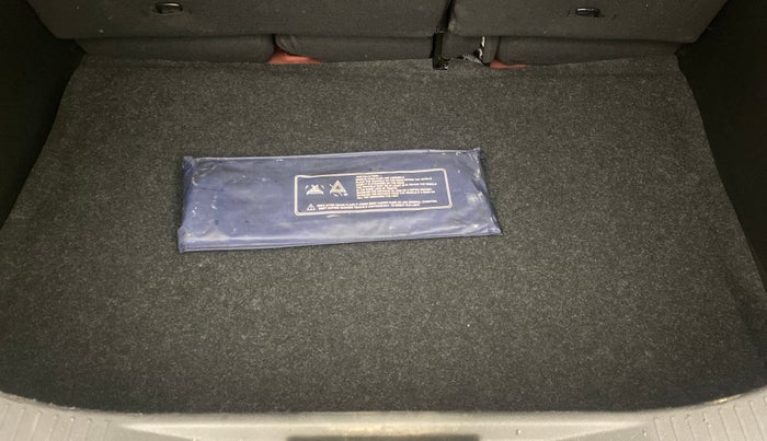 2022 Renault Kiger RXT (O) AMT DUAL TONE, Petrol, Automatic, 8,770 km, Boot Inside