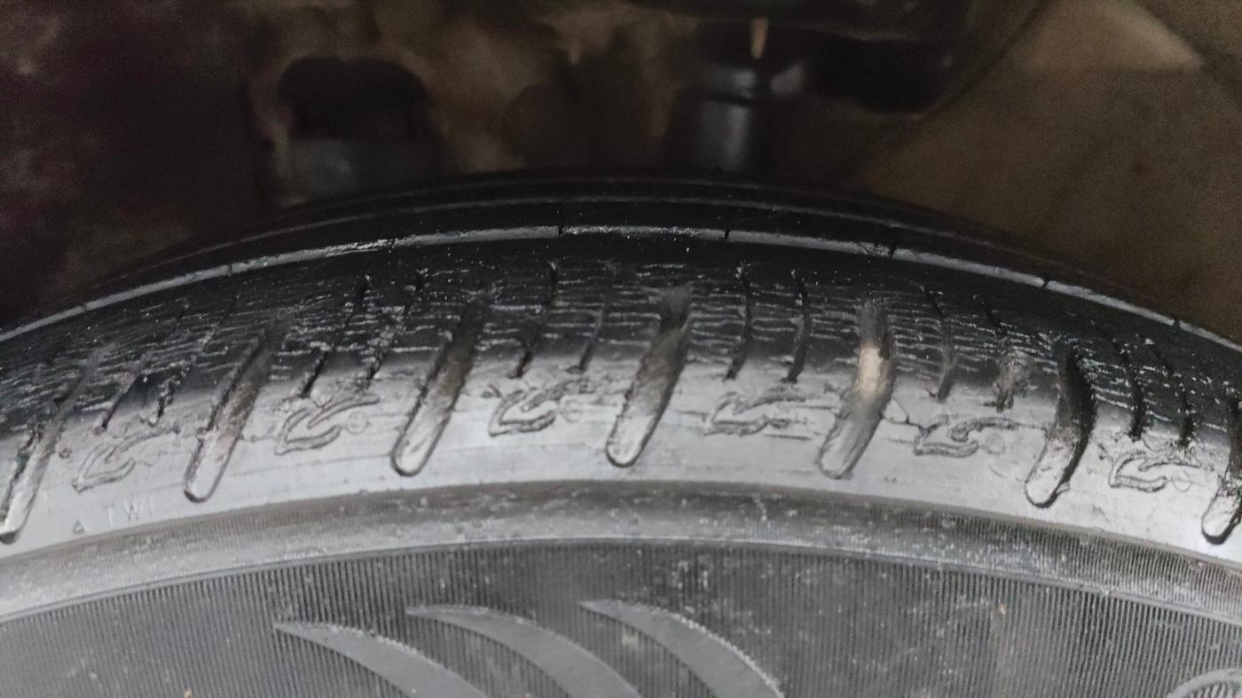 2019 Hyundai VENUE SX 1.4 CRDI, Diesel, Manual, 53,723 km, Left Front Tyre Tread