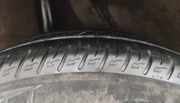 2019 Hyundai VENUE SX 1.4 CRDI, Diesel, Manual, 53,723 km, Right Rear Tyre Tread