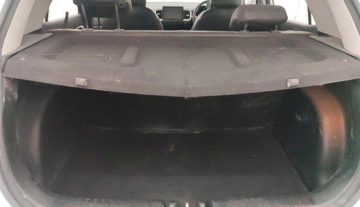 2019 Hyundai VENUE SX 1.4 CRDI, Diesel, Manual, 53,723 km, Boot Inside