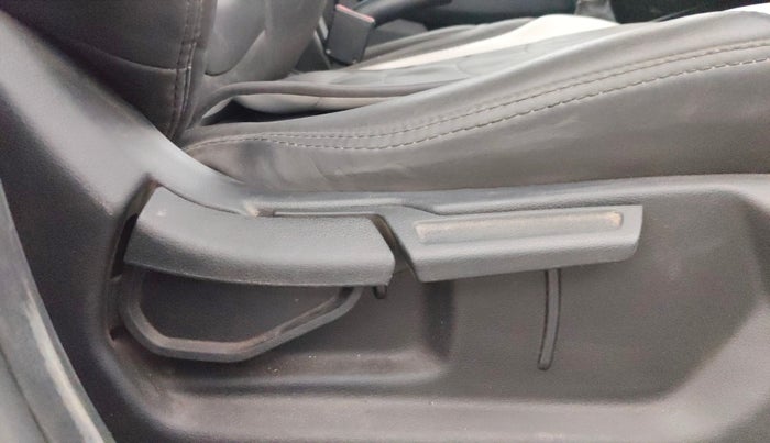 2019 Hyundai VENUE SX 1.4 CRDI, Diesel, Manual, 53,723 km, Driver Side Adjustment Panel