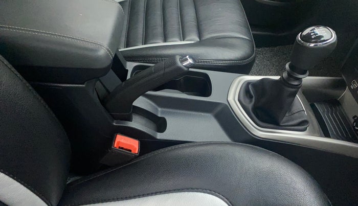 2022 Mahindra XUV300 W8 1.2 PETROL, Petrol, Manual, 4,932 km, Gear Lever