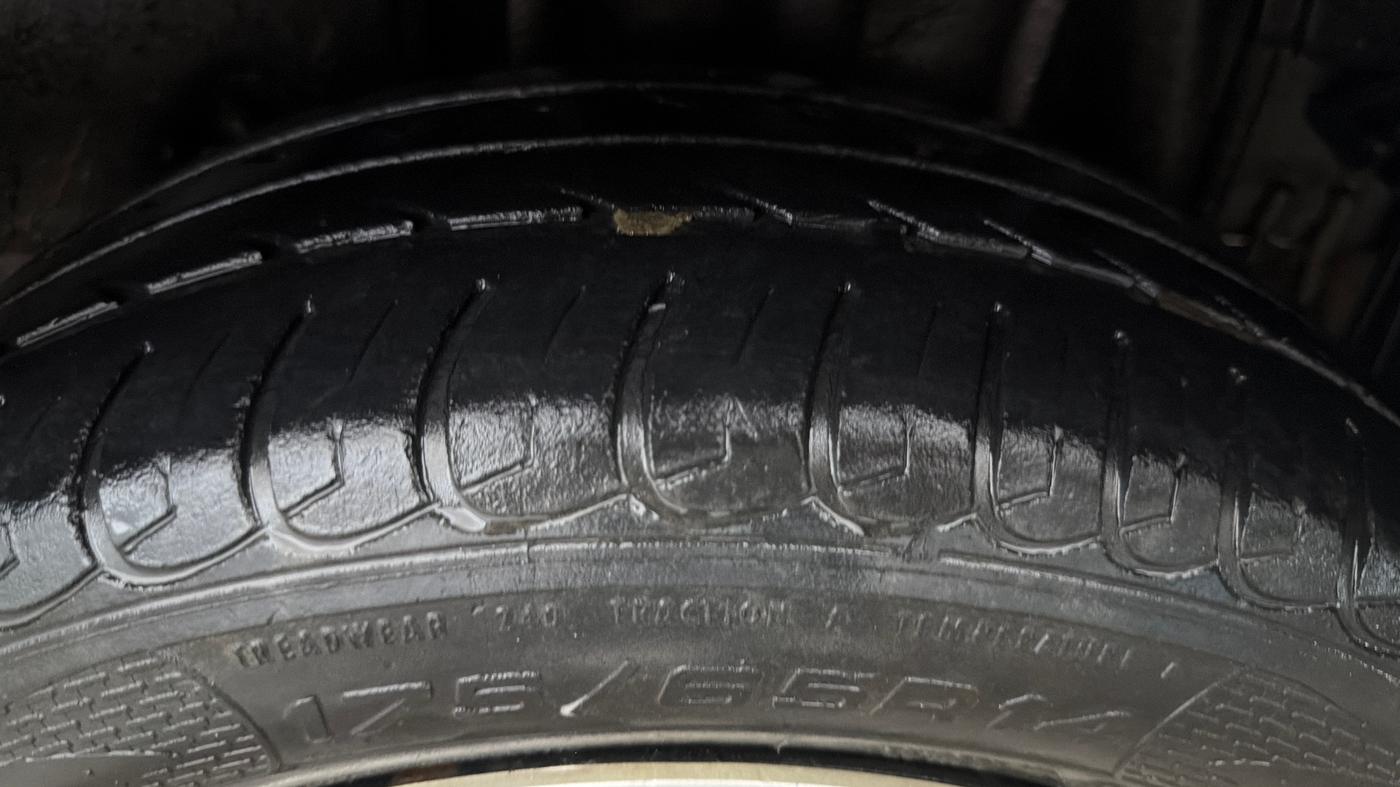 2016 Tata Tiago XZ PLUS PETROL, Petrol, Manual, 68,969 km, Left Rear Tyre Tread
