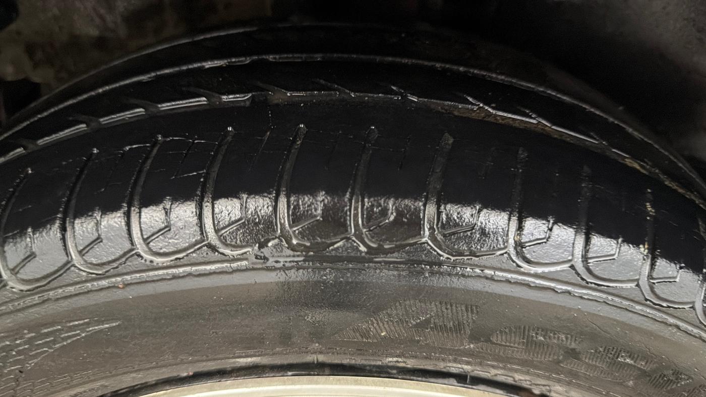 2016 Tata Tiago XZ PLUS PETROL, Petrol, Manual, 68,969 km, Right Rear Tyre Tread