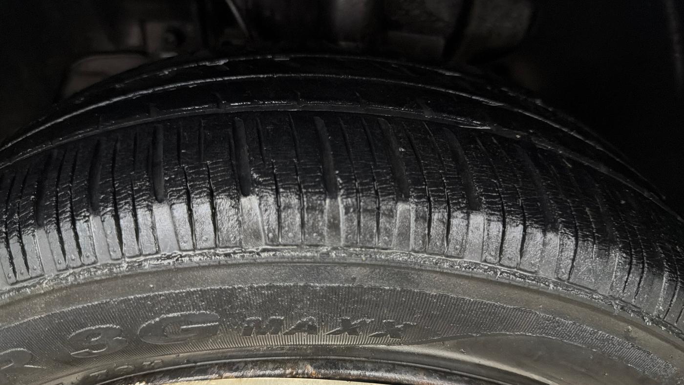 2016 Tata Tiago XZ PLUS PETROL, Petrol, Manual, 68,969 km, Left Front Tyre Tread