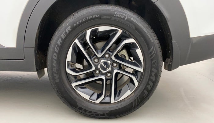 2022 KIA CARENS LUXURY 1.4 PETROL 7 STR, Petrol, Manual, 12,882 km, Left Rear Wheel