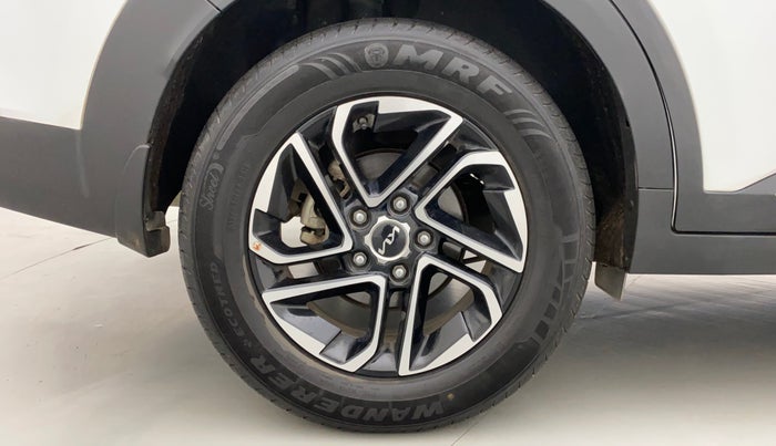 2022 KIA CARENS LUXURY 1.4 PETROL 7 STR, Petrol, Manual, 12,882 km, Right Rear Wheel