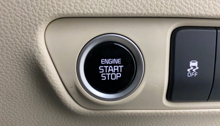 2022 KIA CARENS LUXURY 1.4 PETROL 7 STR, Petrol, Manual, 12,882 km, Keyless Start/ Stop Button