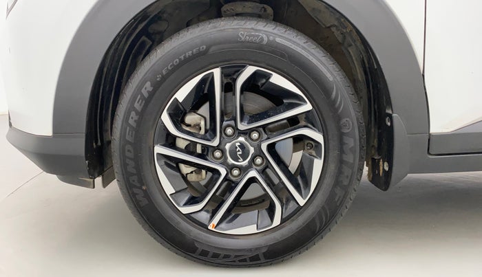 2022 KIA CARENS LUXURY 1.4 PETROL 7 STR, Petrol, Manual, 12,882 km, Left Front Wheel