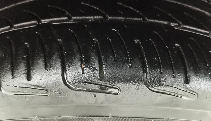 2021 Renault TRIBER RXZ, Petrol, Manual, 69,919 km, Right Rear Tyre Tread