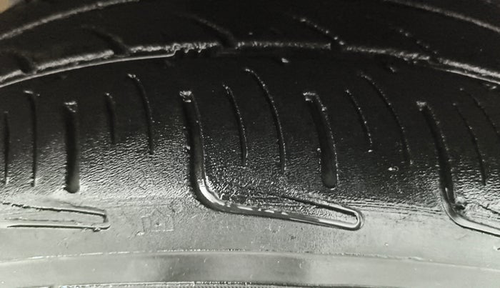 2021 Renault TRIBER RXZ, Petrol, Manual, 69,919 km, Left Front Tyre Tread