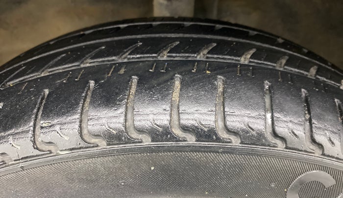 2018 Maruti Wagon R 1.0 VXI AMT, Petrol, Automatic, 14,359 km, Left Front Tyre Tread