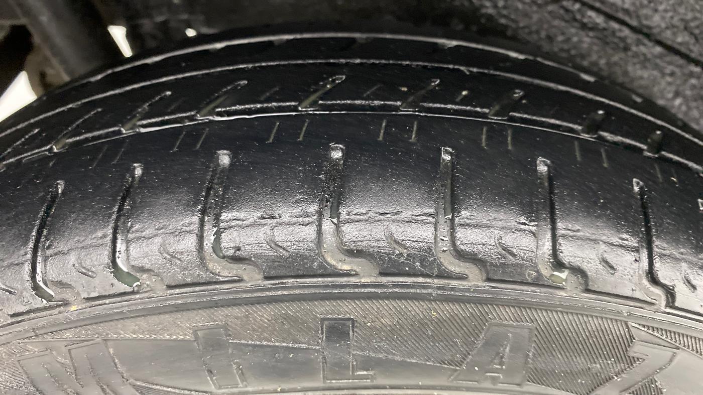 2018 Maruti Wagon R 1.0 VXI AMT, Petrol, Automatic, 14,359 km, Right Rear Tyre Tread
