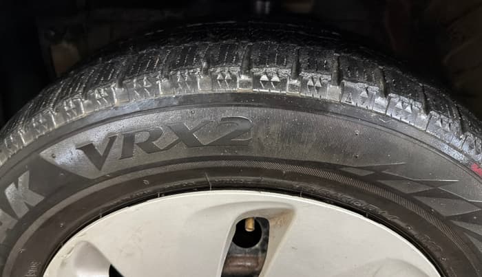 2015 Maruti Celerio VXI CNG, CNG, Manual, 1,21,660 km, Left Front Tyre Tread