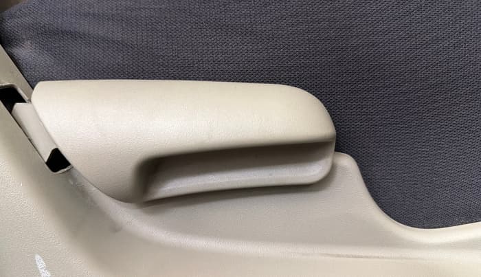 2015 Maruti Celerio VXI CNG, CNG, Manual, 1,21,660 km, Driver Side Adjustment Panel